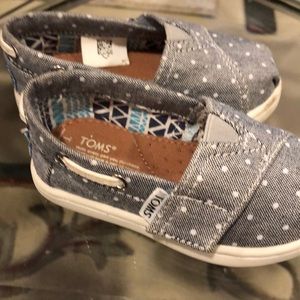 Toms toddler 5 EUC